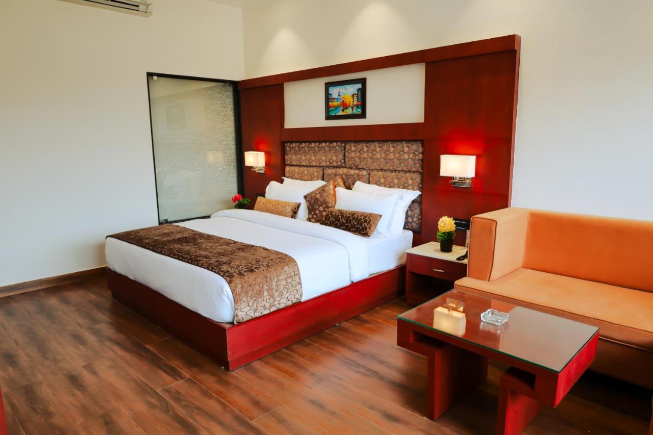 Oralia Resort Ashvem Beach Екстериор снимка