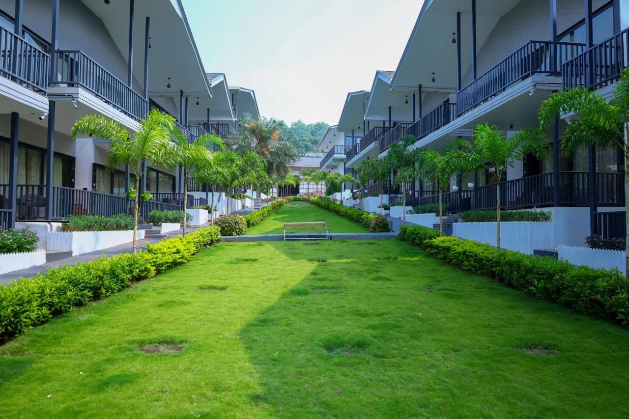 Oralia Resort Ashvem Beach Екстериор снимка